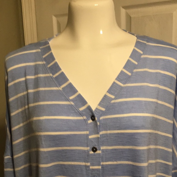 Blouse by A.n.a Size Petite Medium - Picture 2 of 6